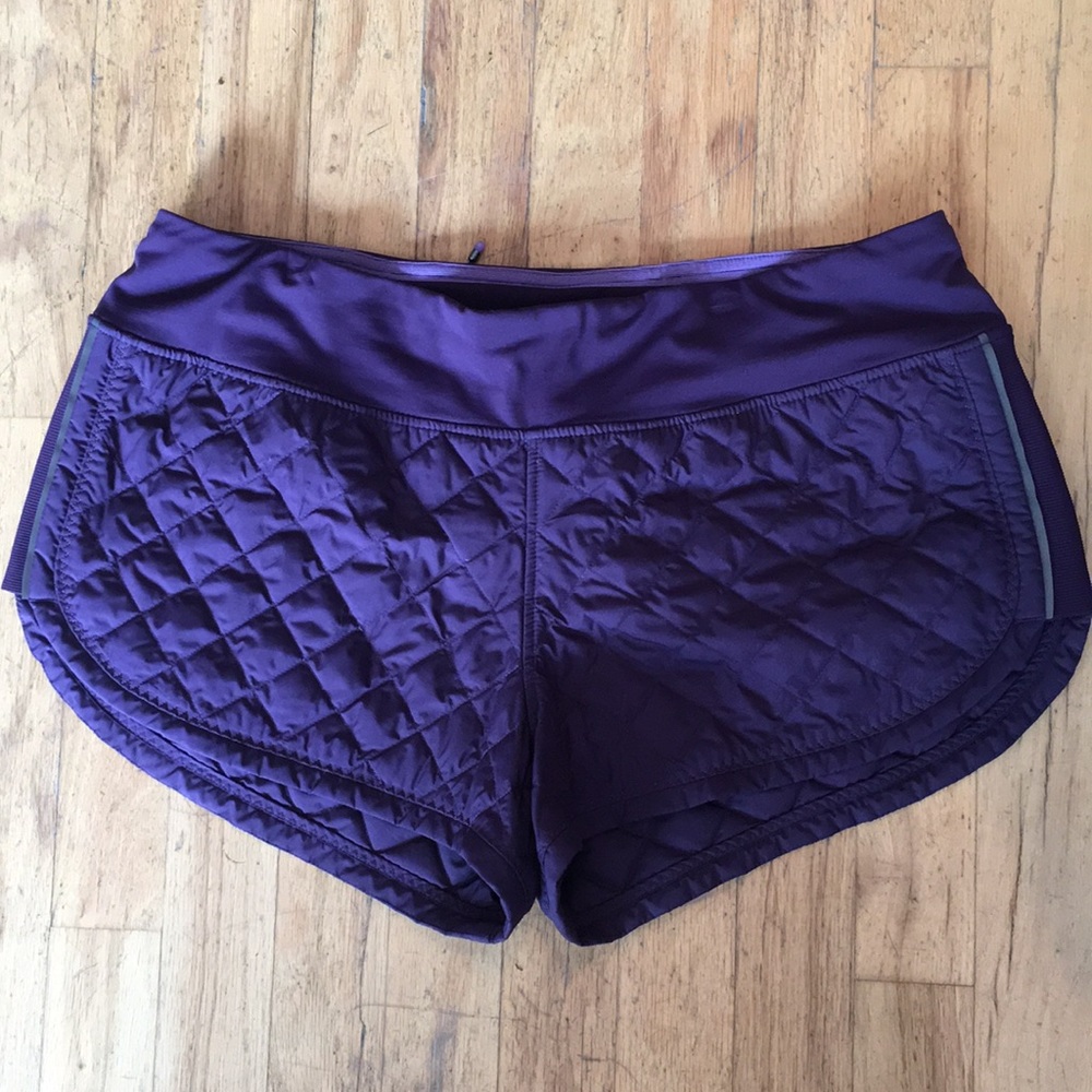 Lululemon 10 Hot Cheeks quilted shorts B7